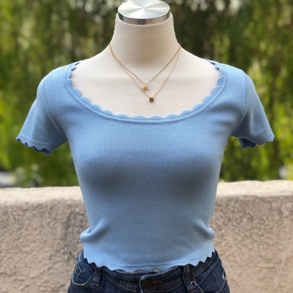 Sky blue Scallop crop top